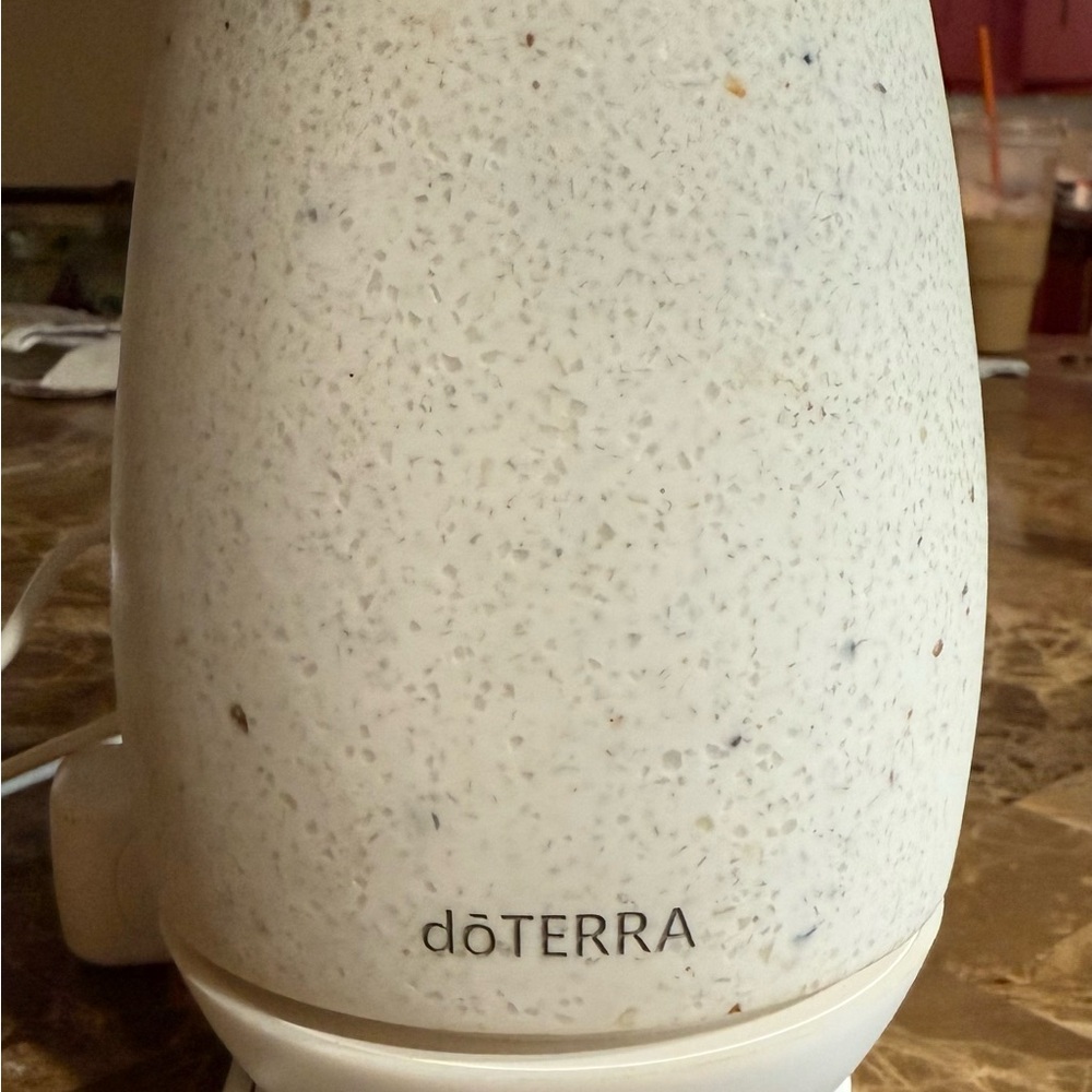 doTERRA Essential Oils Roam White Aroma Diffuser